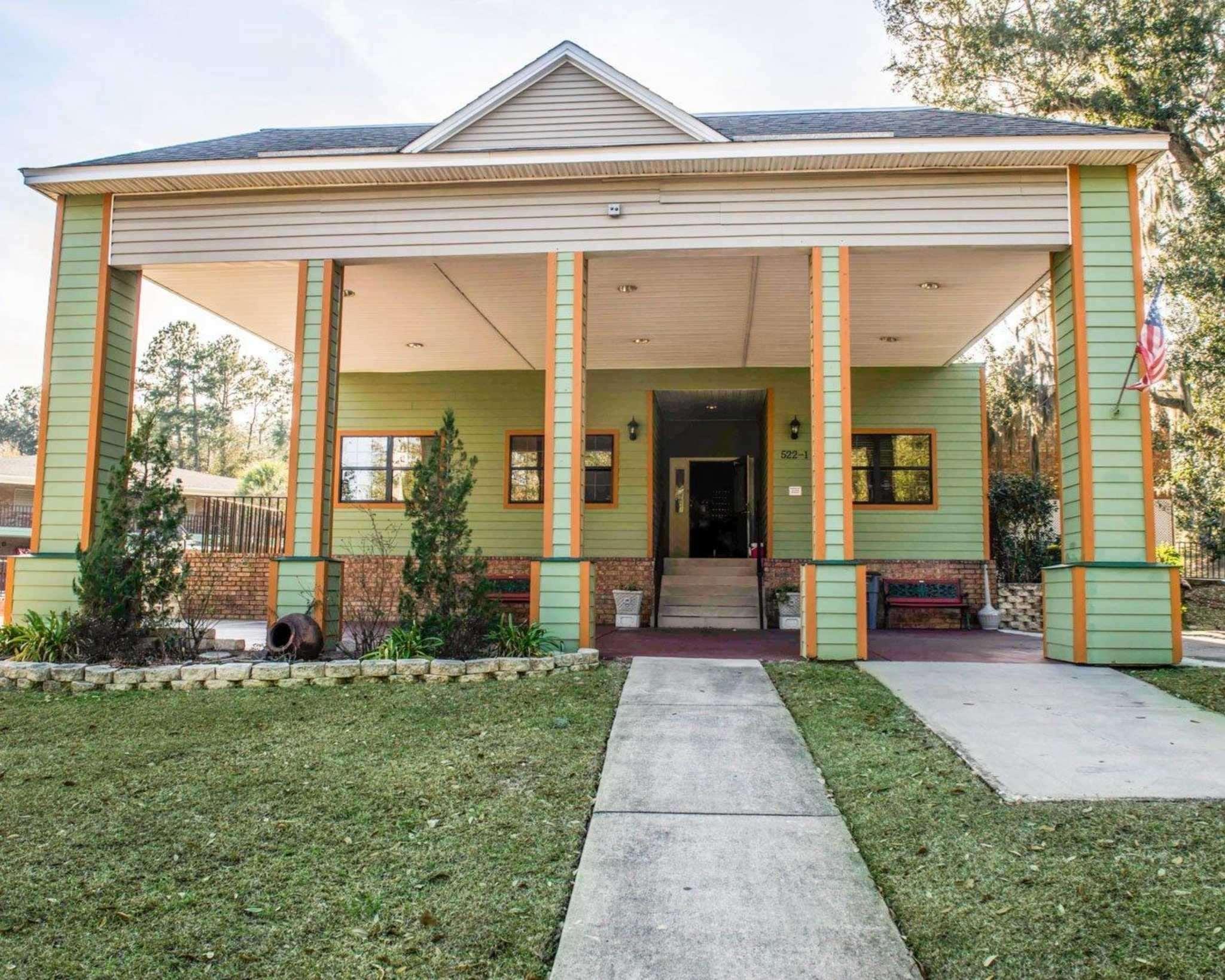 Suburban Studios Tallahassee Near University Exterior foto